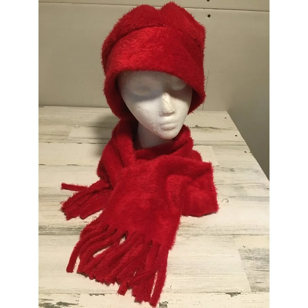 Red furry beenie hat & matching scarf with fringe